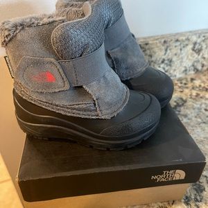 Toddler North Face Boot size 8